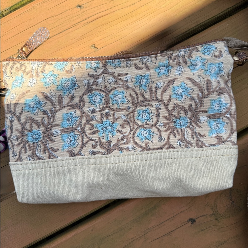 Myra Crossbody
